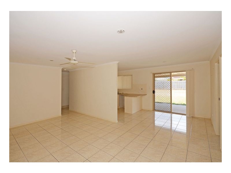10 Pharlap Court, Point Vernon QLD 4655