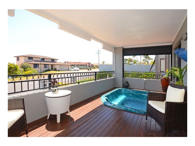 86 Christensen Street, Urraween QLD 4655