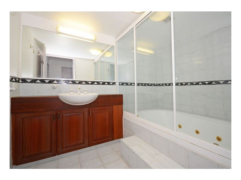 20/451 Esplanade, Torquay QLD 4655