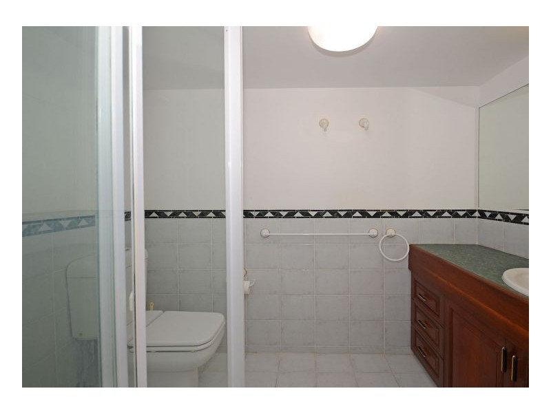 20/451 Esplanade, Torquay QLD 4655