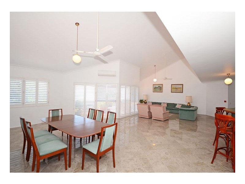 20/451 Esplanade, Torquay QLD 4655