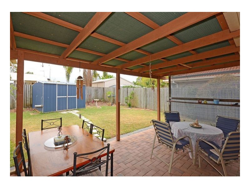 6 Carrie Court, Torquay QLD 4655