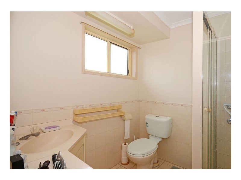 6 Carrie Court, Torquay QLD 4655