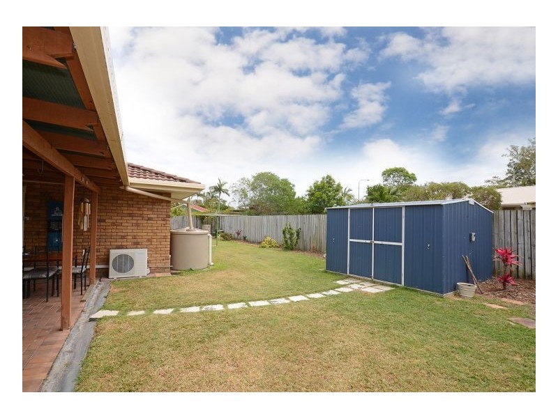 6 Carrie Court, Torquay QLD 4655