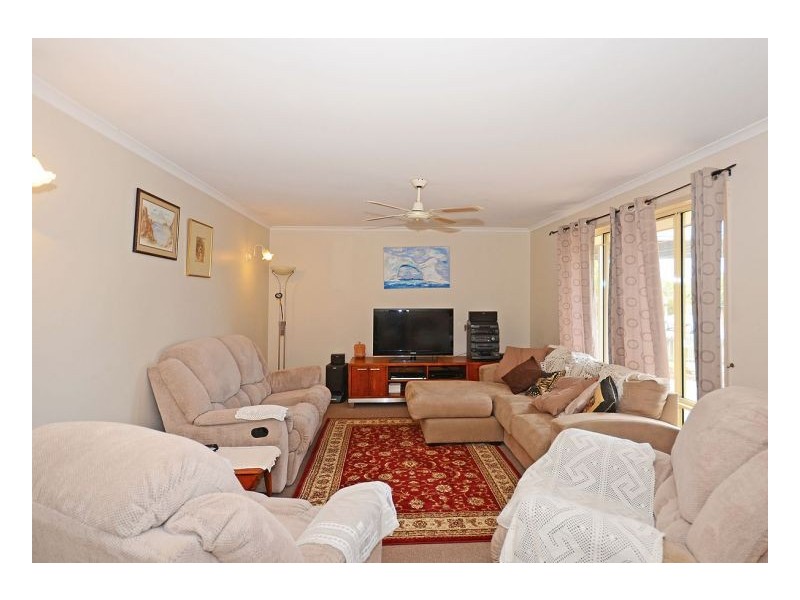 6 Carrie Court, Torquay QLD 4655