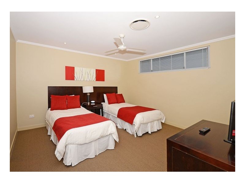 Unit 412 ‘peppers Pier Resort’ 569 Esplanade, Urangan QLD 4655