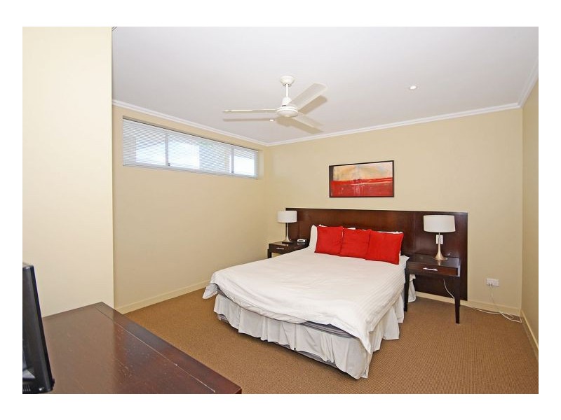Unit 412 ‘peppers Pier Resort’ 569 Esplanade, Urangan QLD 4655