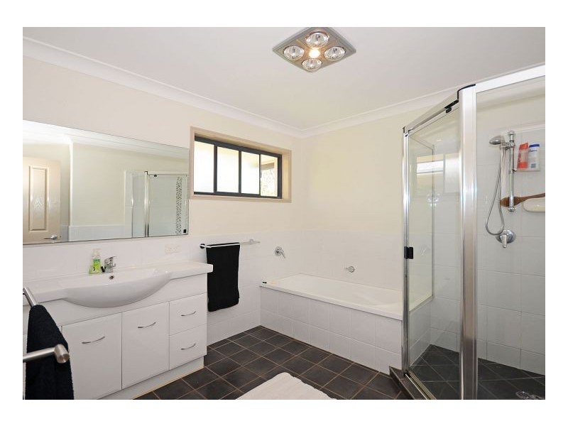 12 Barry Street, Torquay QLD 4655