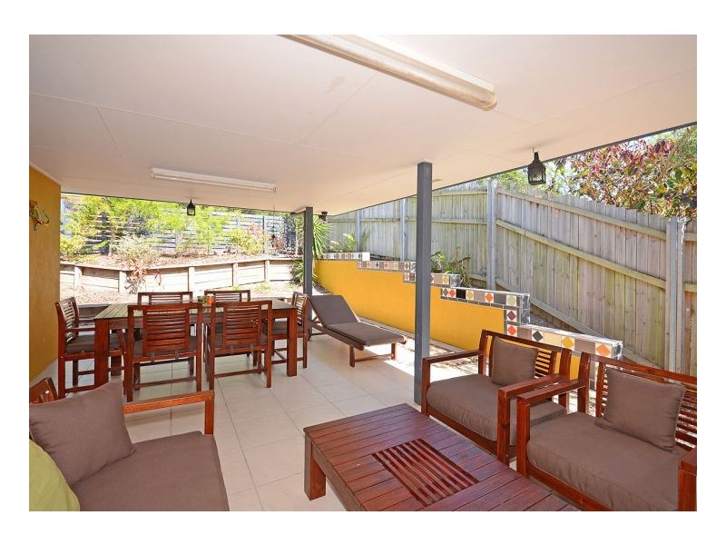 12 Barry Street, Torquay QLD 4655