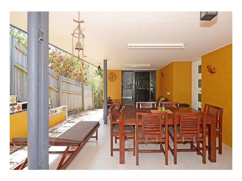 12 Barry Street, Torquay QLD 4655