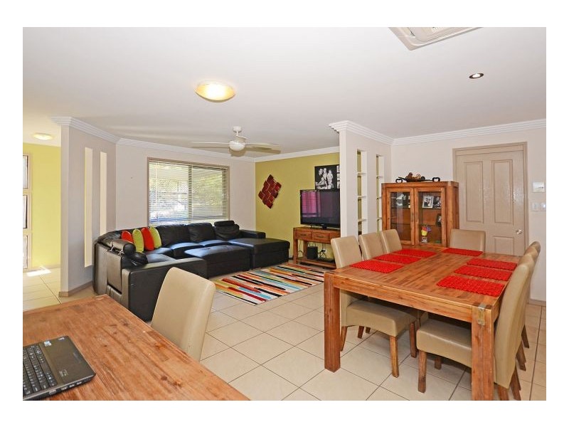 12 Barry Street, Torquay QLD 4655