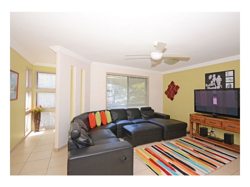 12 Barry Street, Torquay QLD 4655