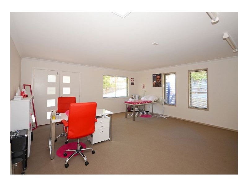 12 Barry Street, Torquay QLD 4655