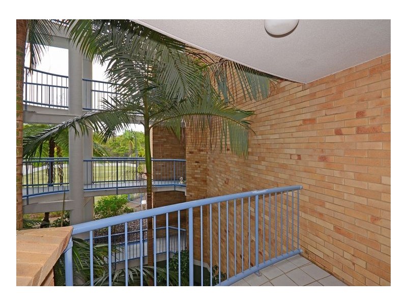 16/386 Esplanade, Torquay QLD 4655