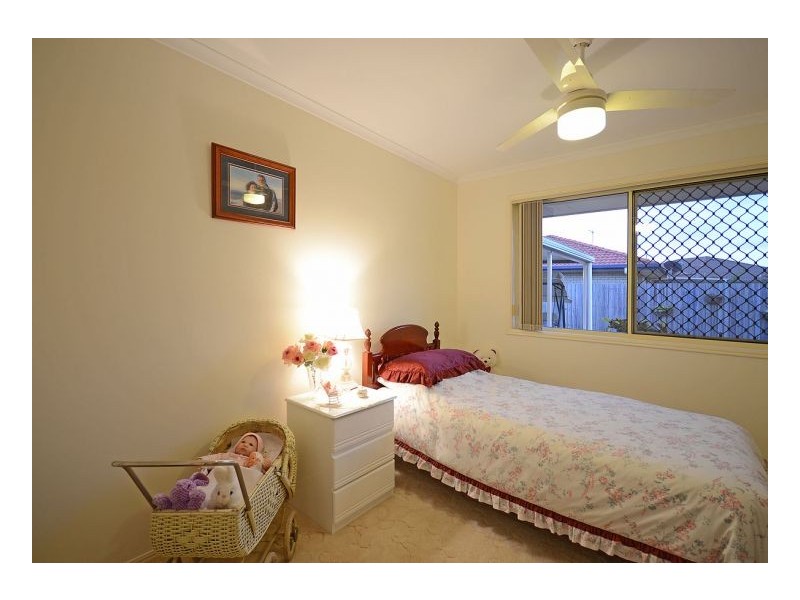 16 Kirton Road, Point Vernon QLD 4655