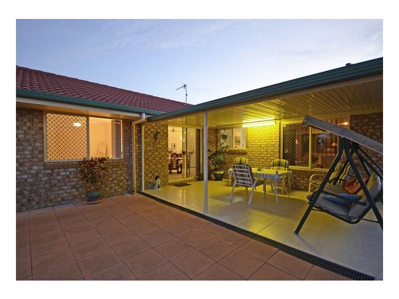 16 Kirton Road, Point Vernon QLD 4655