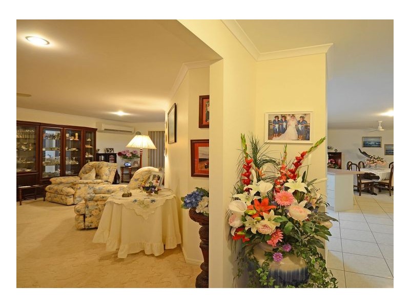 16 Kirton Road, Point Vernon QLD 4655