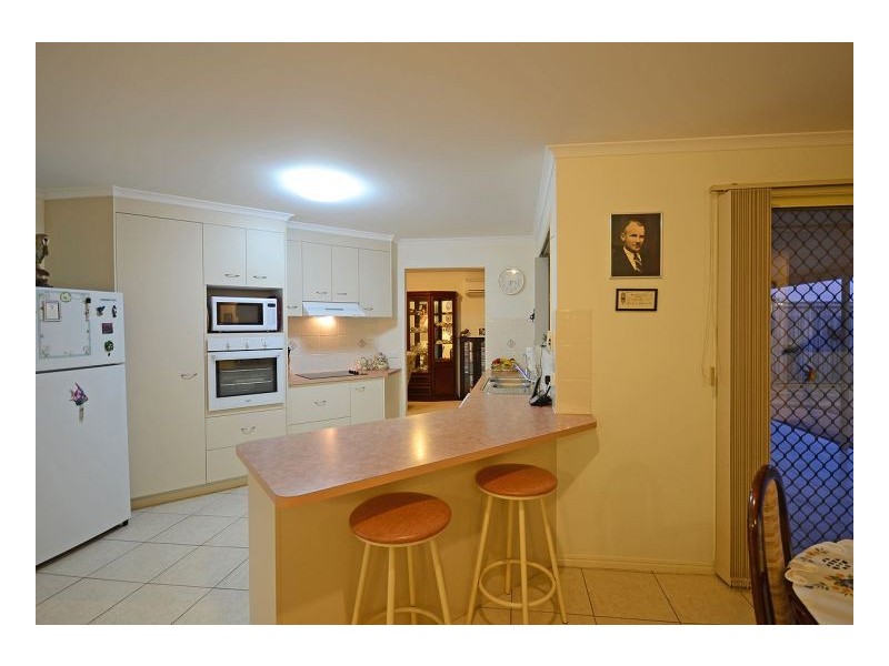 16 Kirton Road, Point Vernon QLD 4655