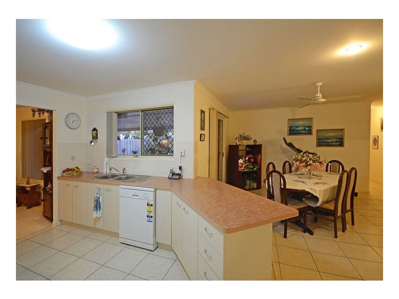 16 Kirton Road, Point Vernon QLD 4655