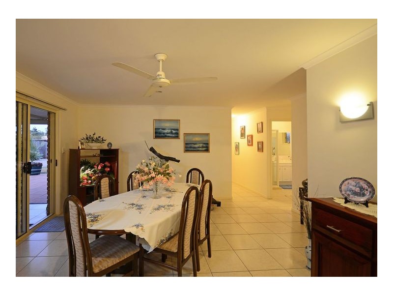 16 Kirton Road, Point Vernon QLD 4655