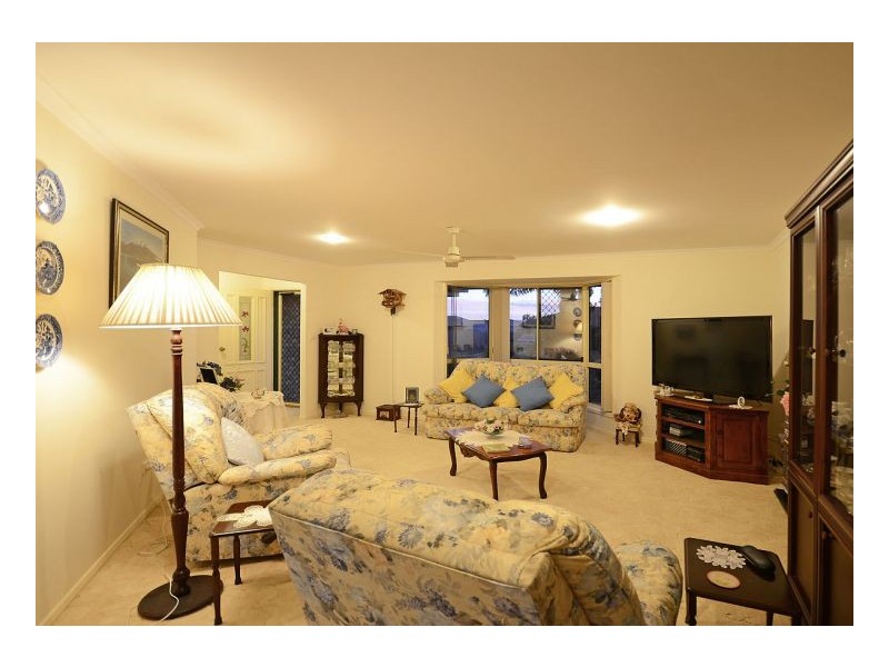 16 Kirton Road, Point Vernon QLD 4655