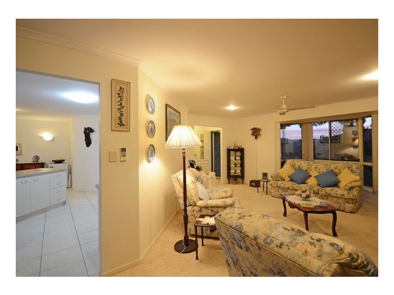 16 Kirton Road, Point Vernon QLD 4655