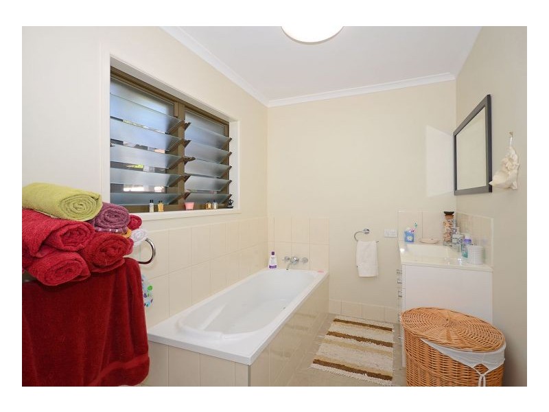 597 Boat Harbour Drive, Urangan QLD 4655