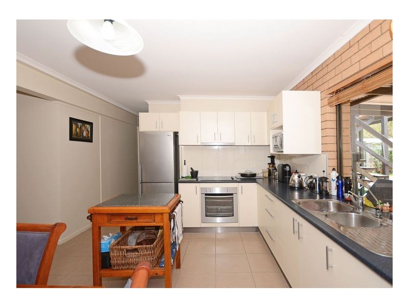 597 Boat Harbour Drive, Urangan QLD 4655