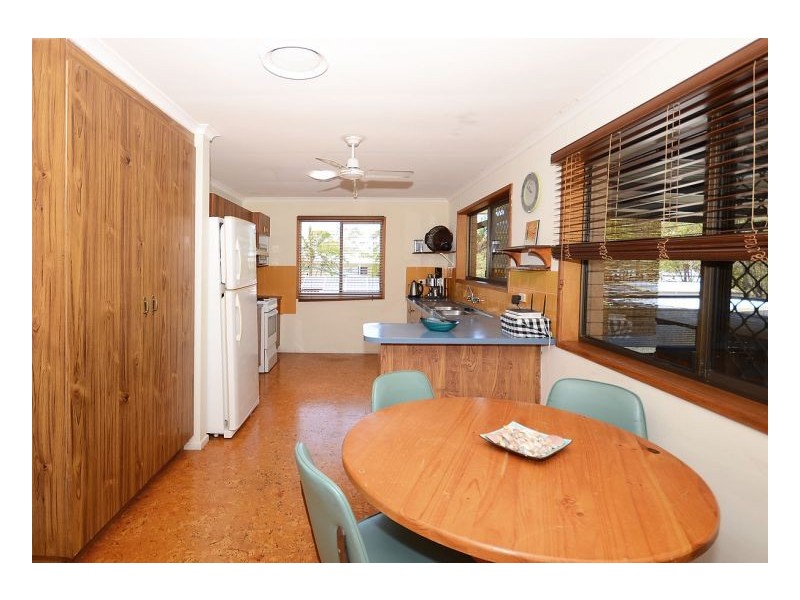 597 Boat Harbour Drive, Urangan QLD 4655