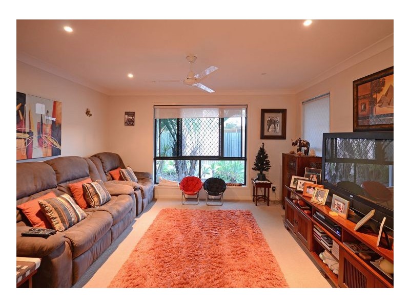 23 Kestrel Court, Eli Waters QLD 4655