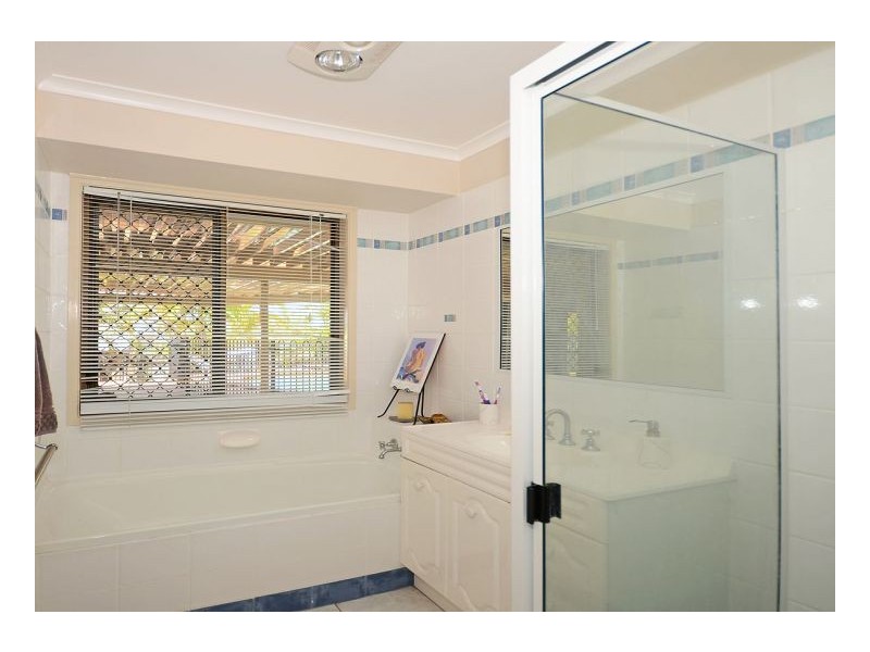 84 Murphy Street, Point Vernon QLD 4655