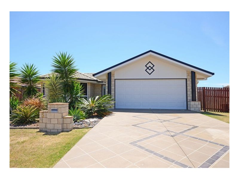 5 Lambour Court, Point Vernon QLD 4655
