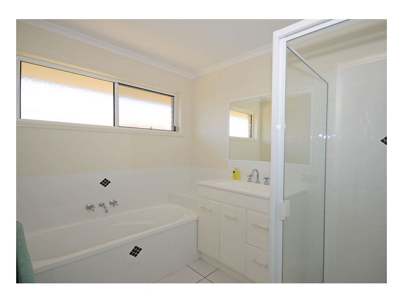 5 Lambour Court, Point Vernon QLD 4655