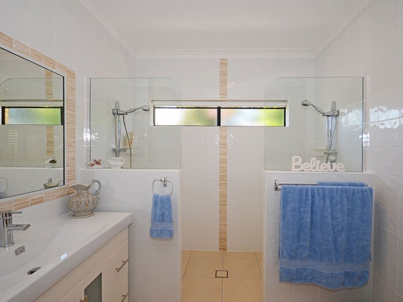 16 Amstal Avenue, Wondunna QLD 4655