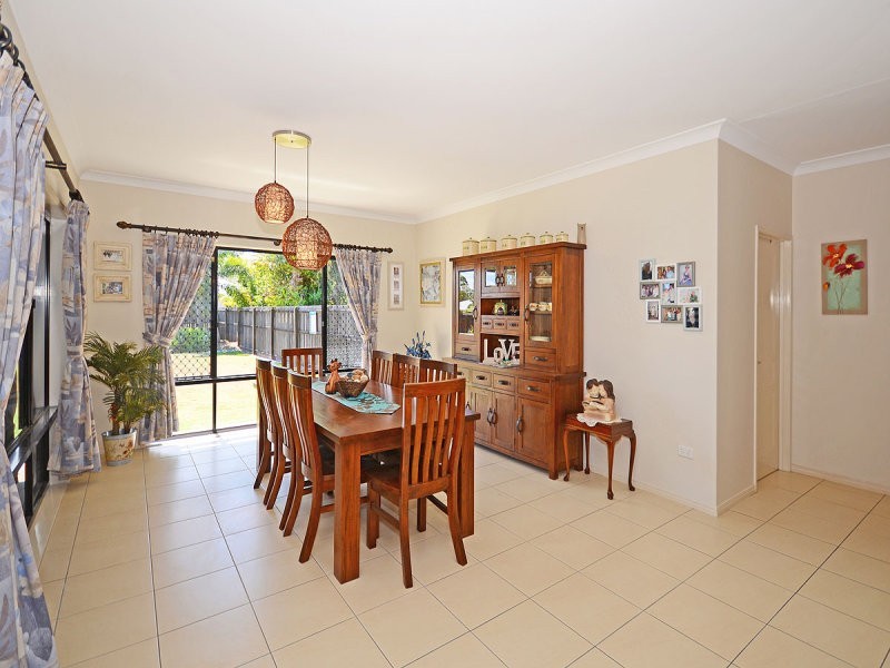 16 Amstal Avenue, Wondunna QLD 4655