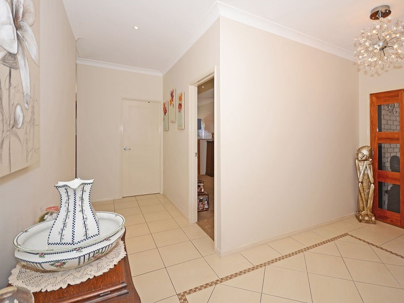 16 Amstal Avenue, Wondunna QLD 4655