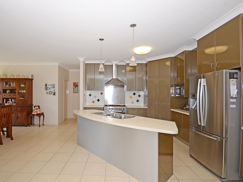 16 Amstal Avenue, Wondunna QLD 4655
