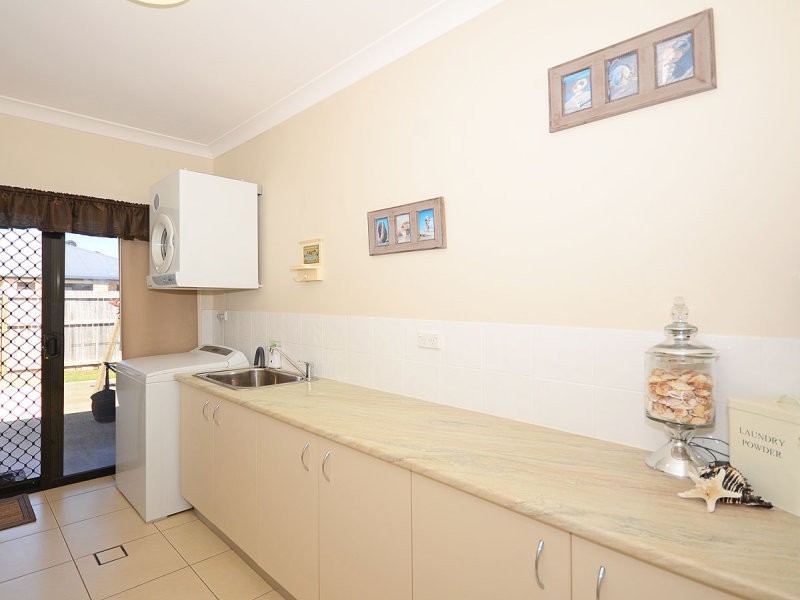 16 Amstal Avenue, Wondunna QLD 4655