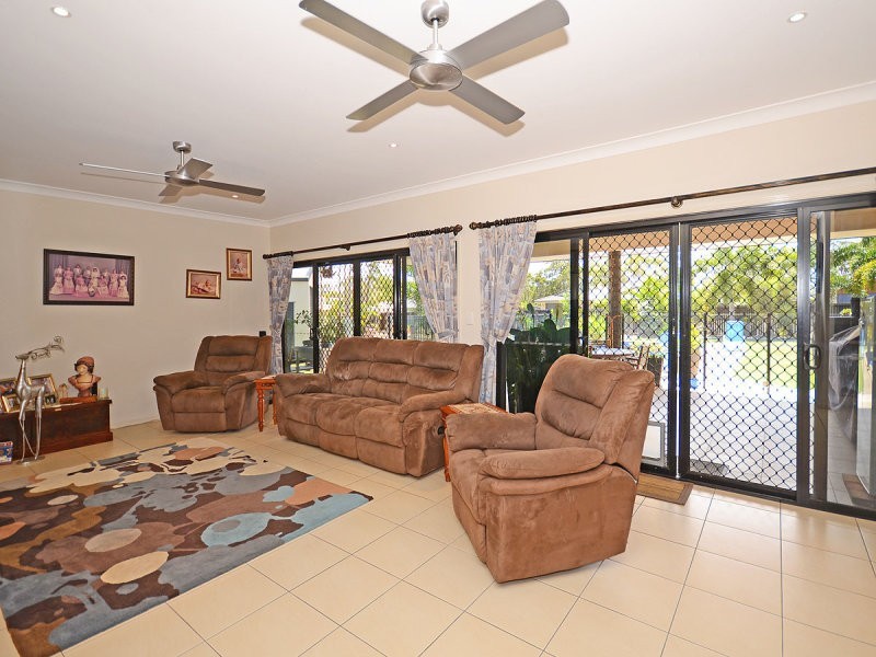 16 Amstal Avenue, Wondunna QLD 4655