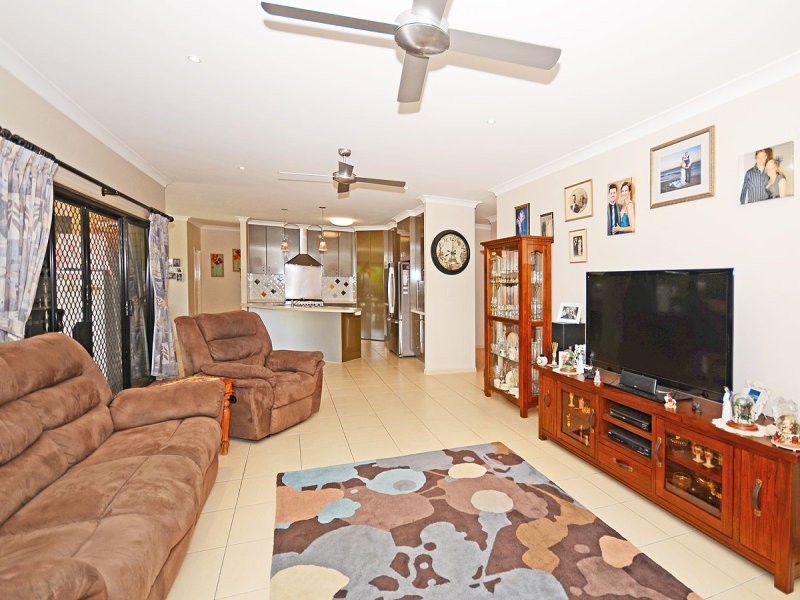 16 Amstal Avenue, Wondunna QLD 4655