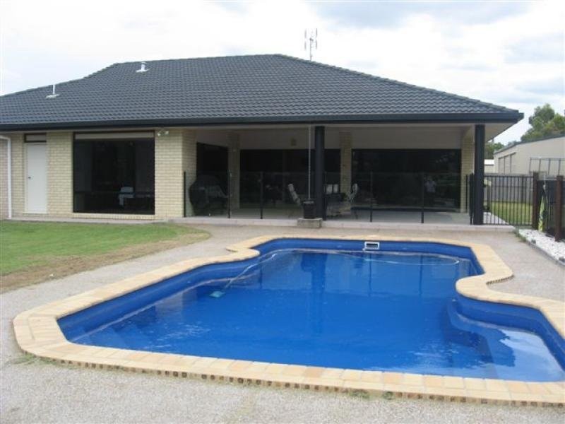 16 Amstal Avenue, Wondunna QLD 4655