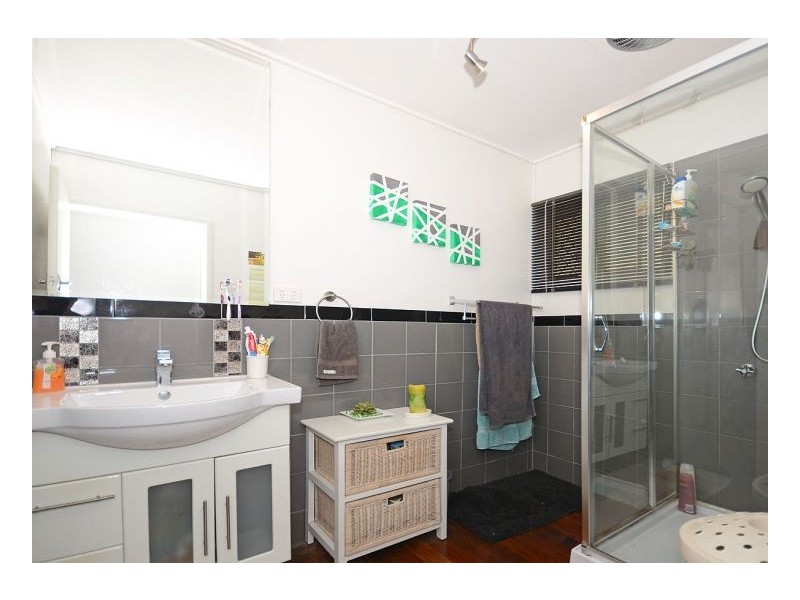 104 Long Street, Point Vernon QLD 4655