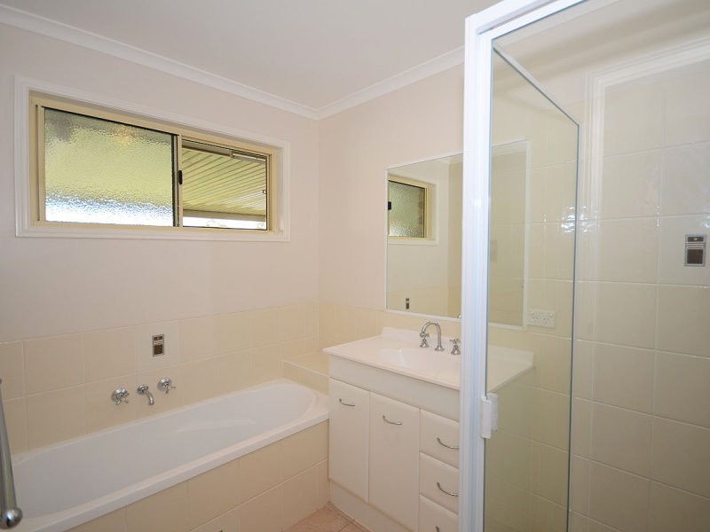 25 Joselyn Drive, Point Vernon QLD 4655
