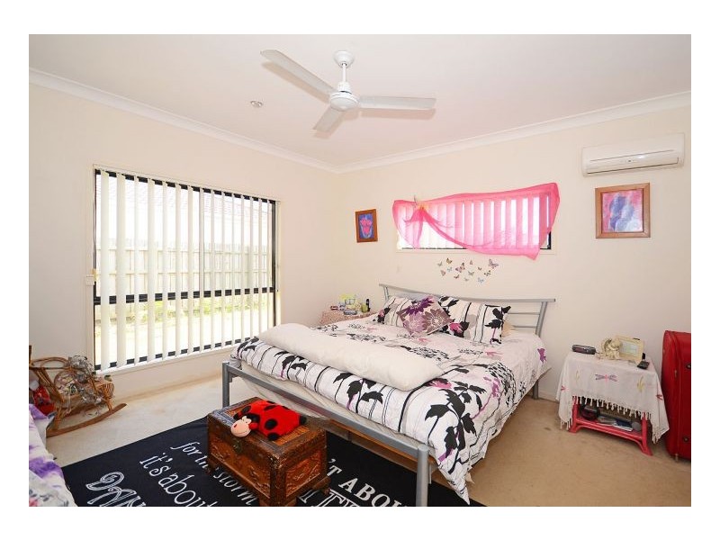 39 Earl St Vincent Circuit, Eli Waters QLD 4655