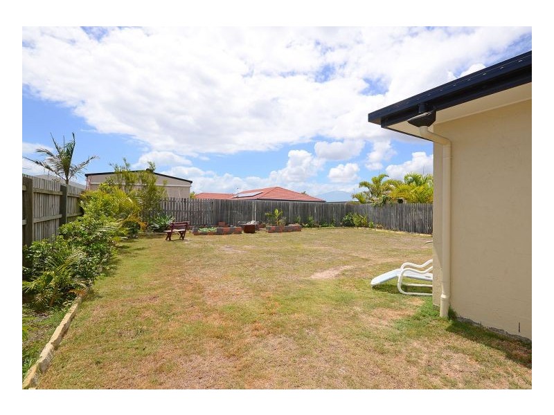 39 Earl St Vincent Circuit, Eli Waters QLD 4655