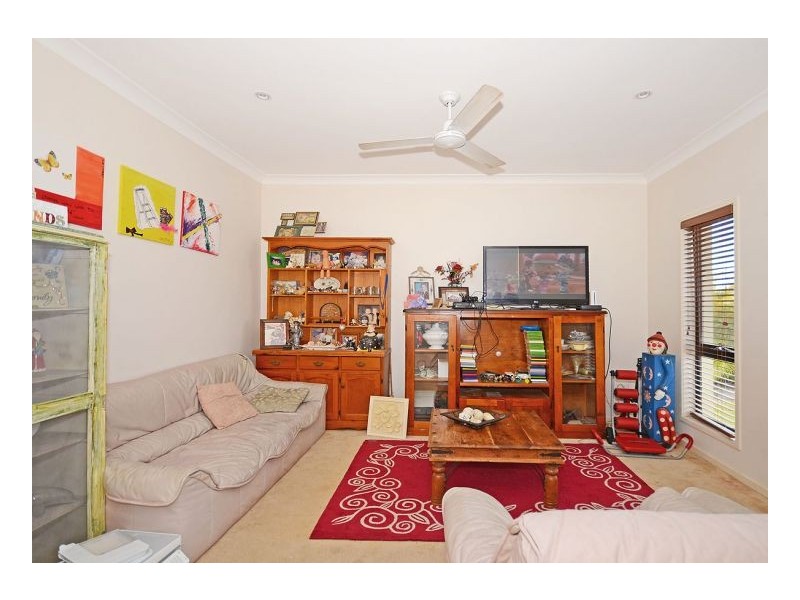 39 Earl St Vincent Circuit, Eli Waters QLD 4655