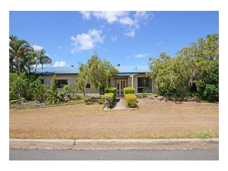 813 Boat Harbour Drive, Urangan QLD 4655