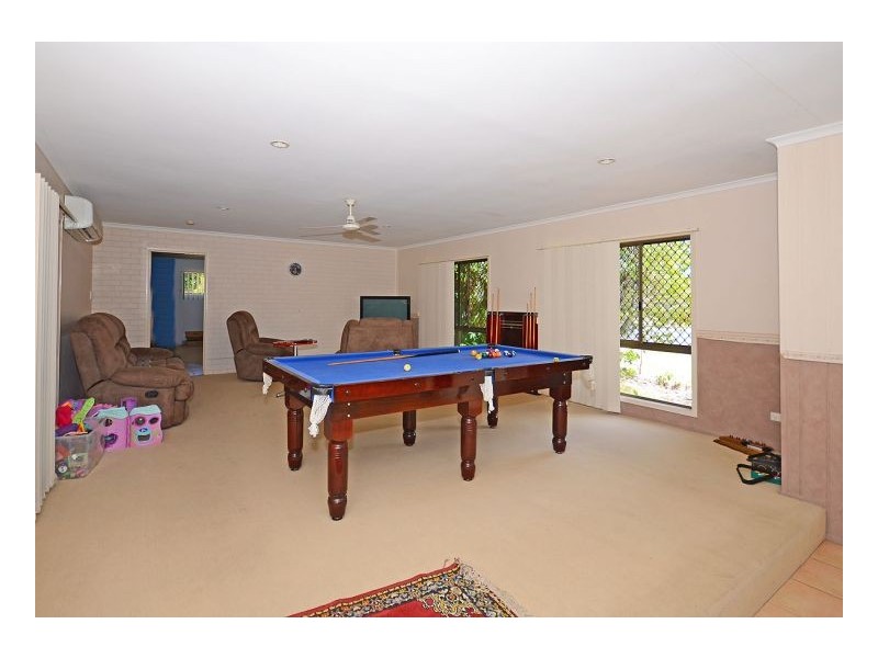 813 Boat Harbour Drive, Urangan QLD 4655