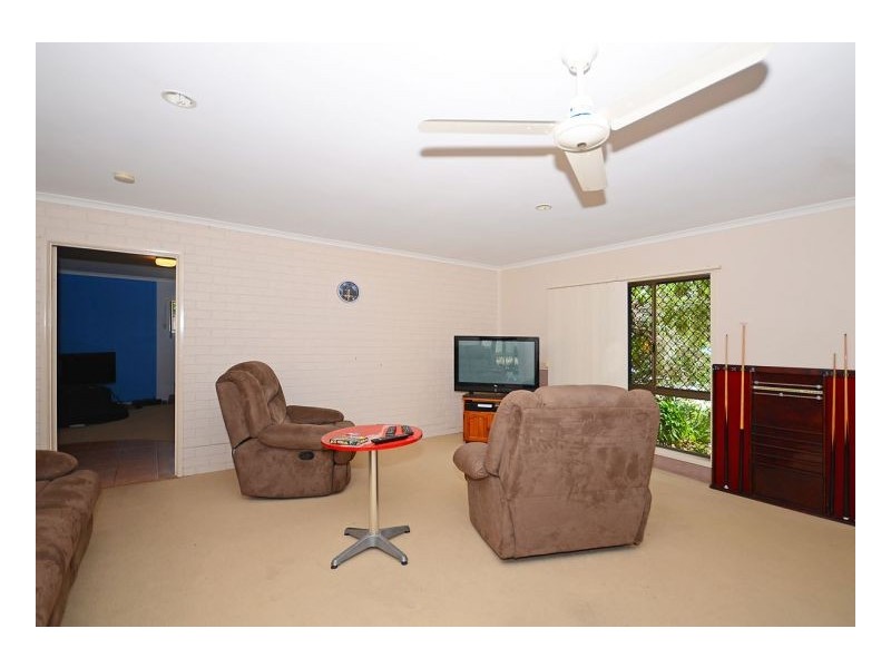 813 Boat Harbour Drive, Urangan QLD 4655