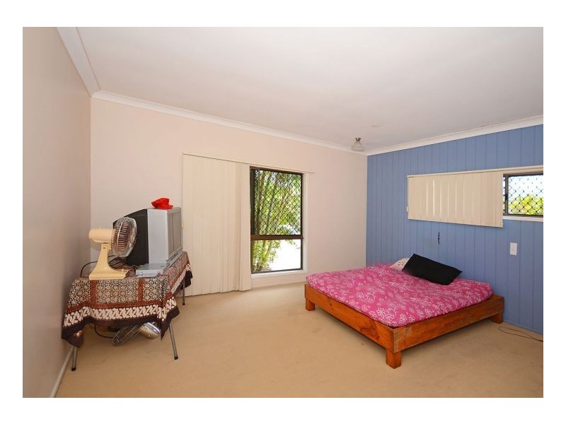 813 Boat Harbour Drive, Urangan QLD 4655